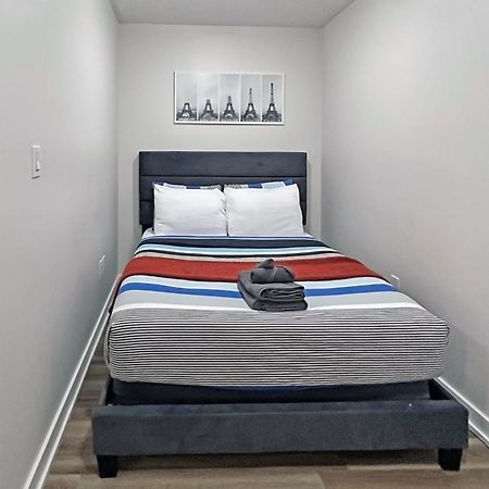 Stunning Luxurious Lakeview Condo By Cn Tower Toronto Extérieur photo