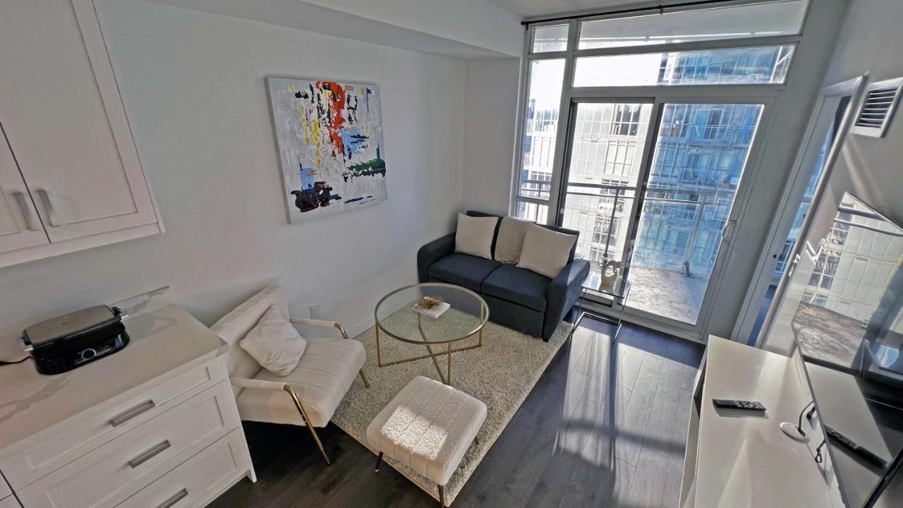 Stunning Luxurious Lakeview Condo By Cn Tower Toronto Extérieur photo