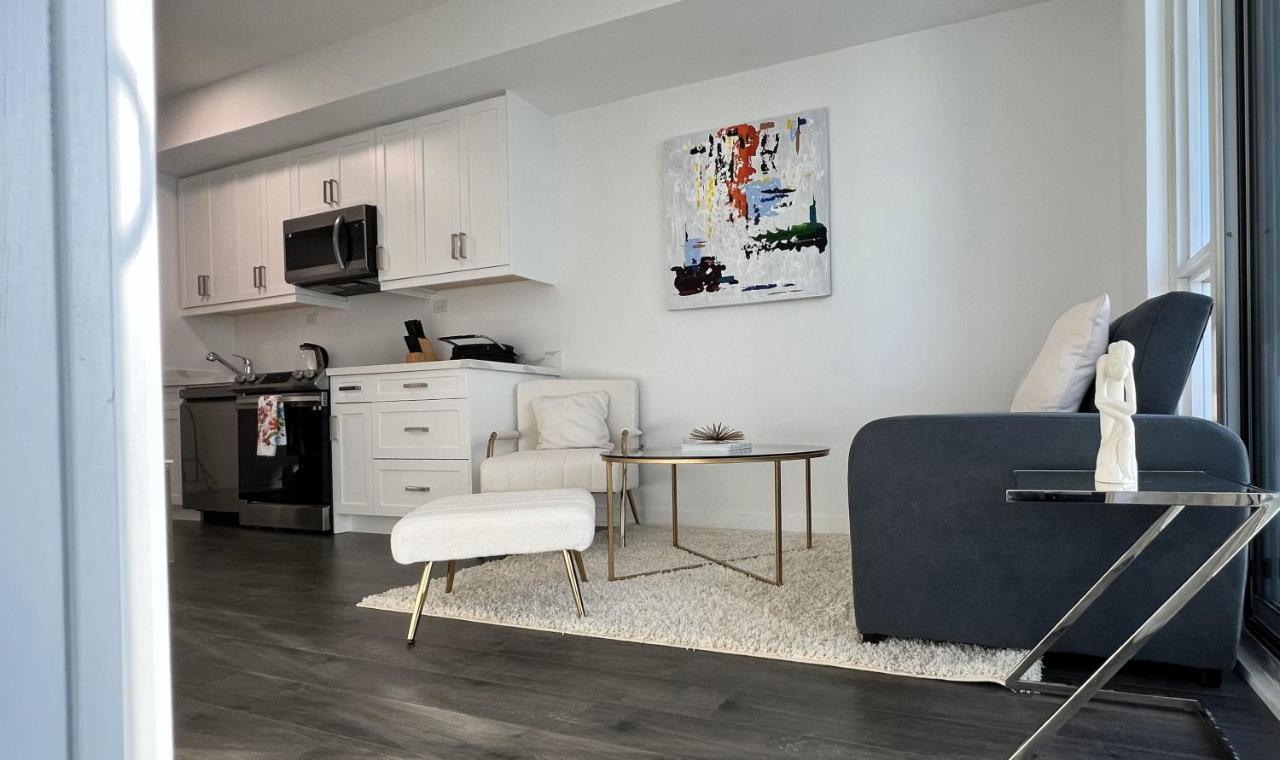 Stunning Luxurious Lakeview Condo By Cn Tower Toronto Extérieur photo