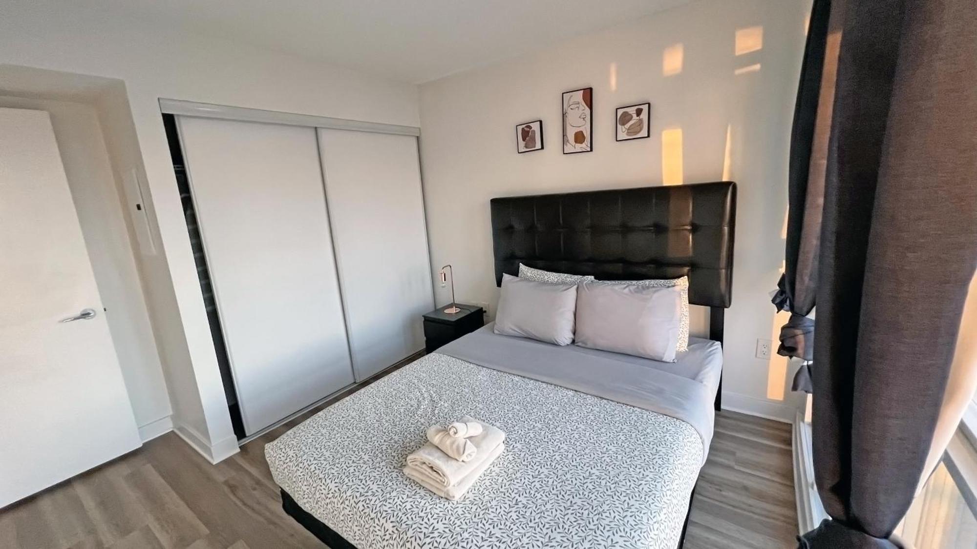 Stunning Luxurious Lakeview Condo By Cn Tower Toronto Extérieur photo