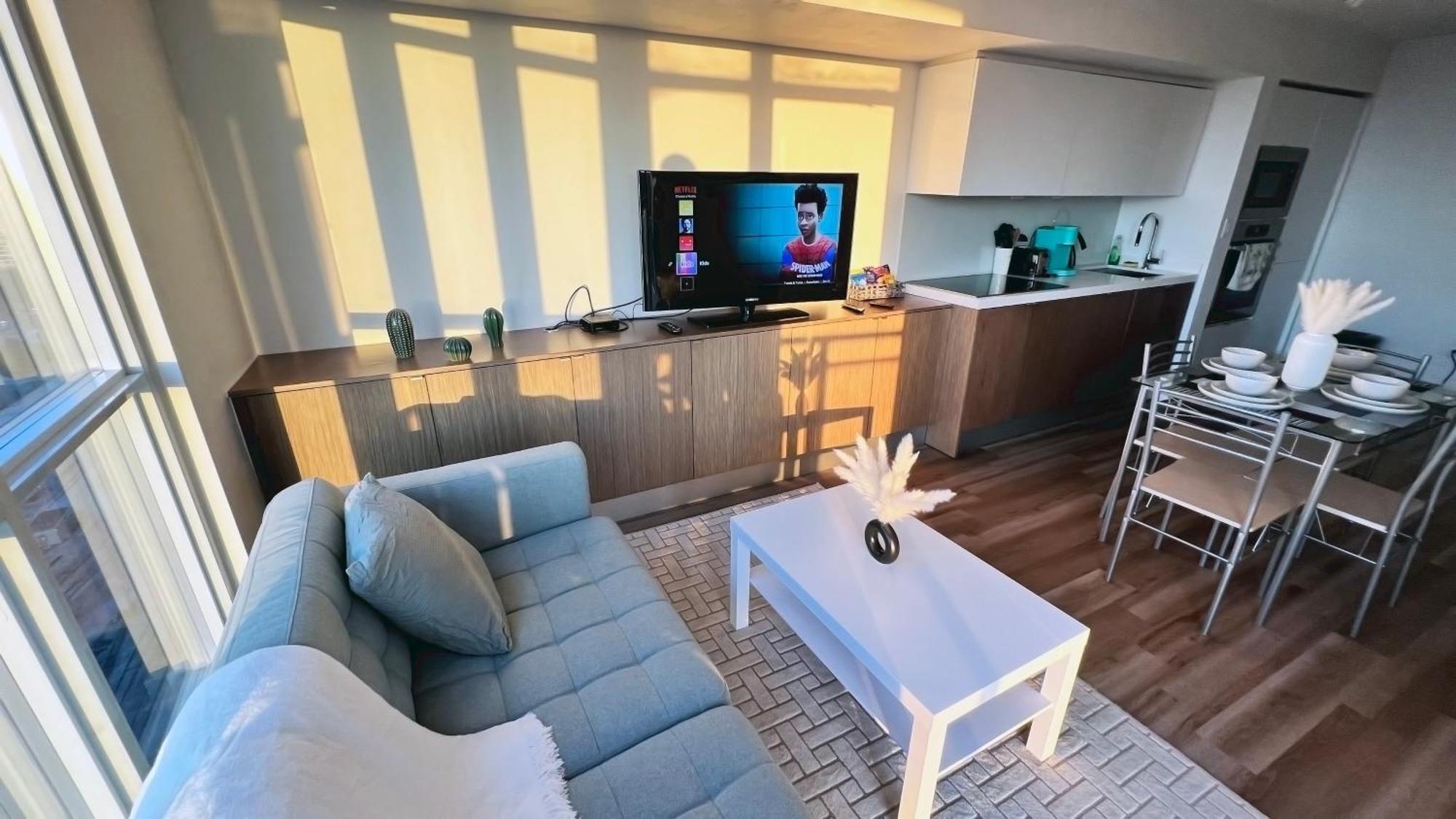 Stunning Luxurious Lakeview Condo By Cn Tower Toronto Extérieur photo