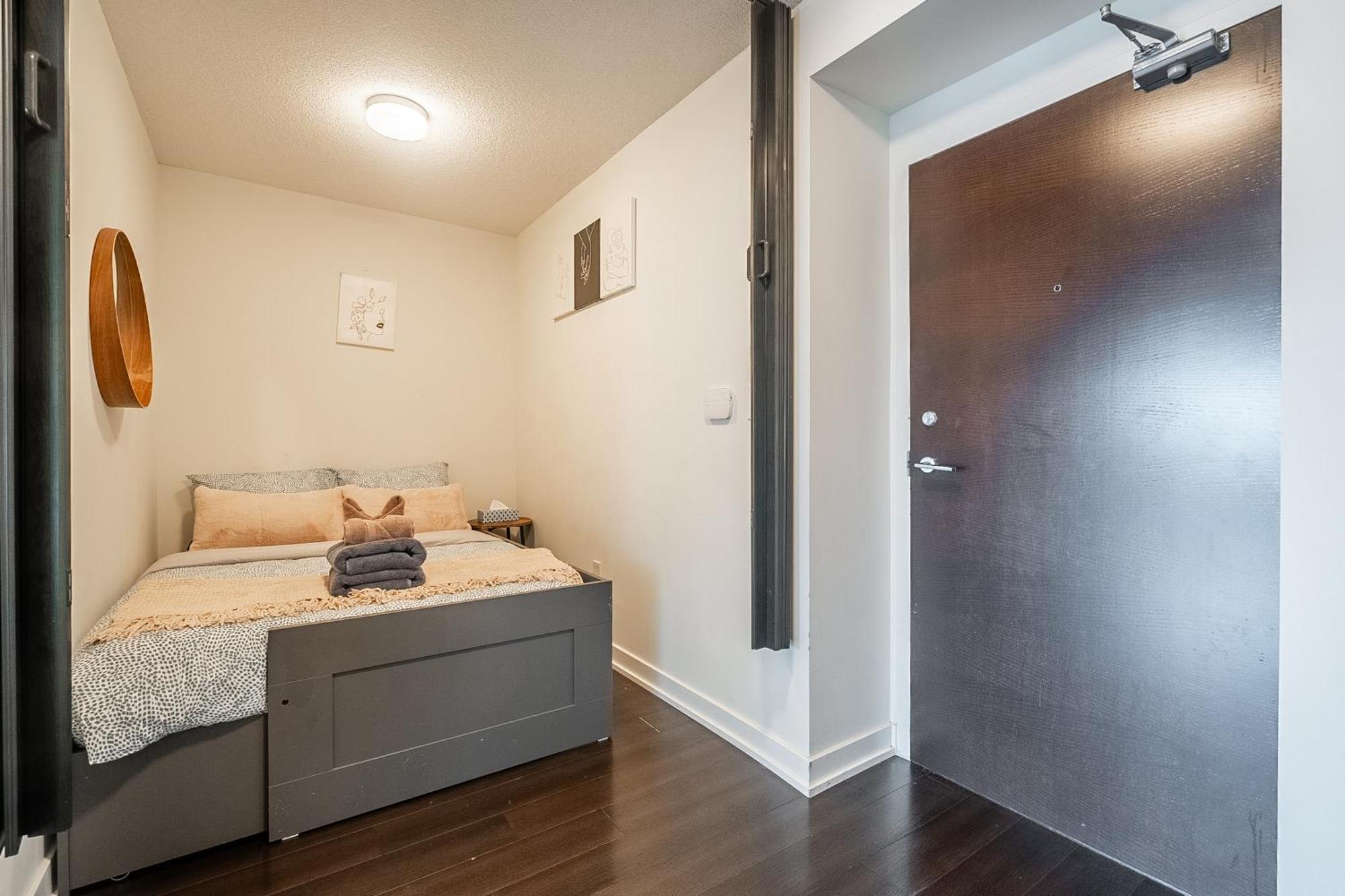 Stunning Luxurious Lakeview Condo By Cn Tower Toronto Extérieur photo