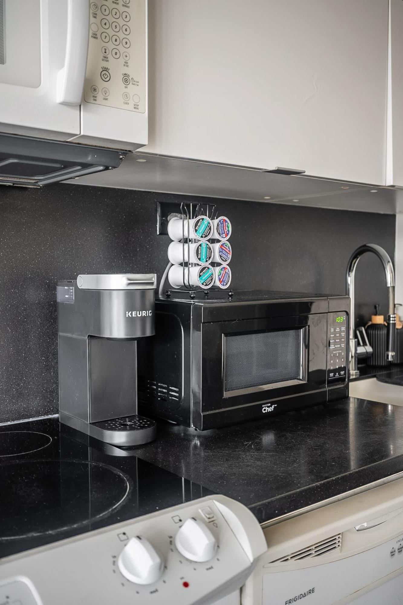 Stunning Luxurious Lakeview Condo By Cn Tower Toronto Extérieur photo